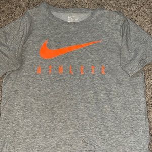 Nike t-shirt. Worn a few times no rips or tears.
